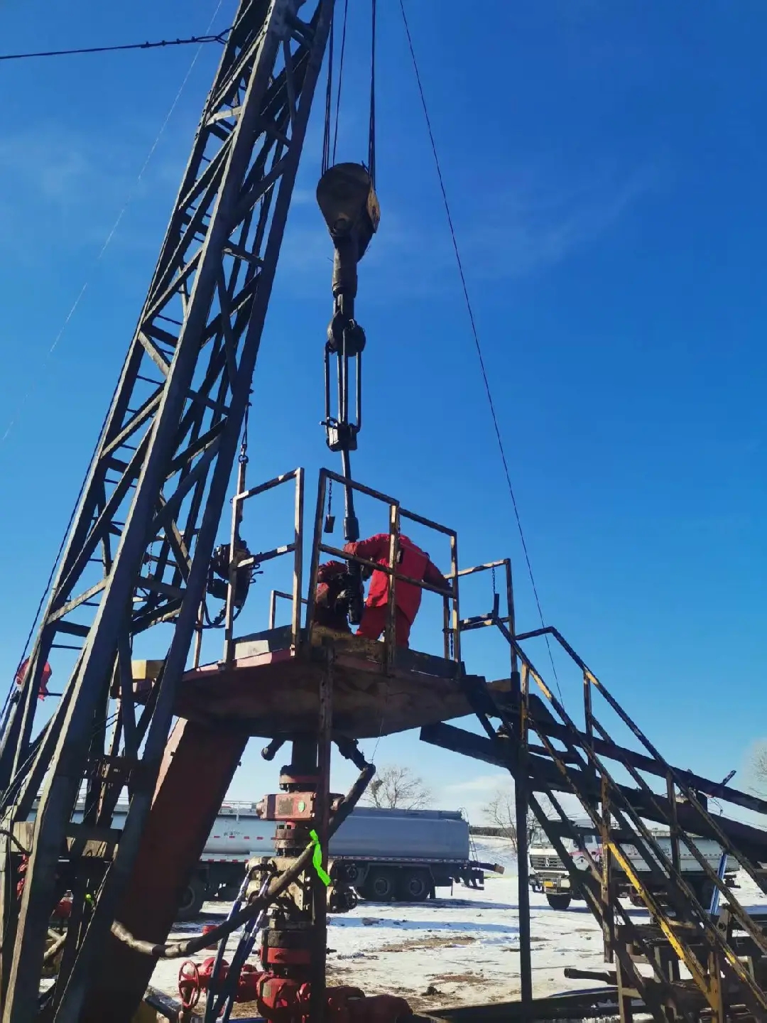 大庆油田储气库完井封隔器成功座封